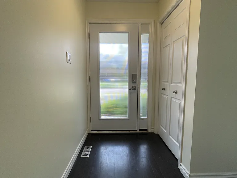 24 Rembrandt Dr — Photo 2