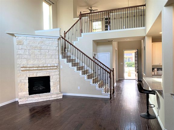 3rd image of 8616 Lupton Dr
