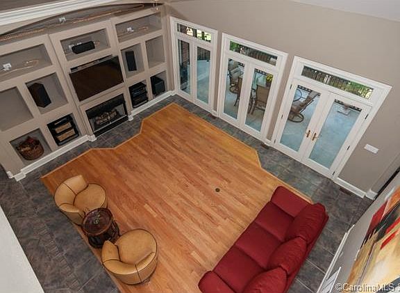 4th image of 150 Lynn Cove Ln