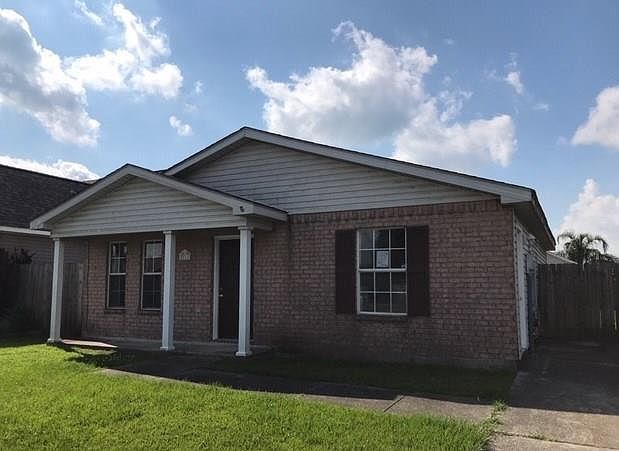 1st image of 2713 Bayou Des Cannes Dr