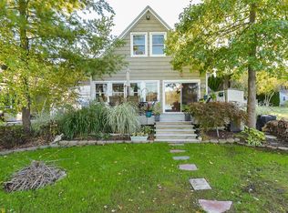 8235 Hillpoint Dr, Brighton, MI