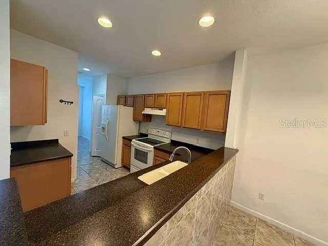2935 NE 7th St #310 — Photo 11