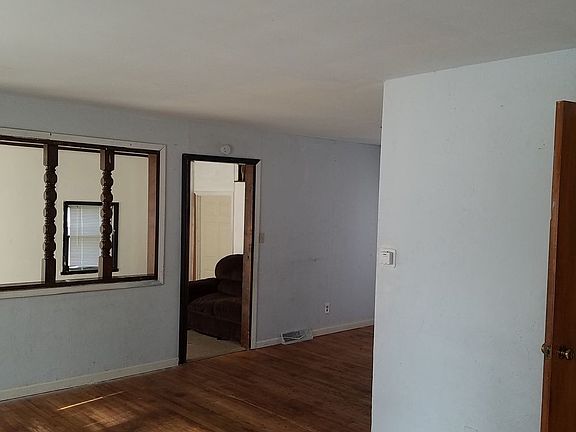 3rd image of 8500 E 114th St