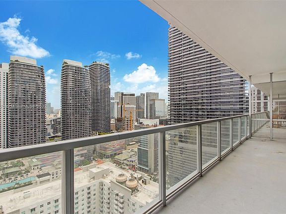 2nd image of 1111 SW 1st Ave APT 3224