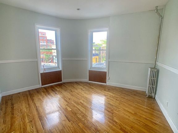 2nd image of 718 Washington Ave
