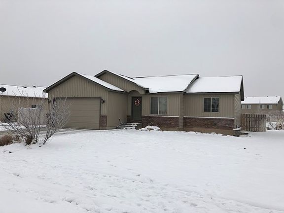2nd image of 3427 N Volcanic Ave