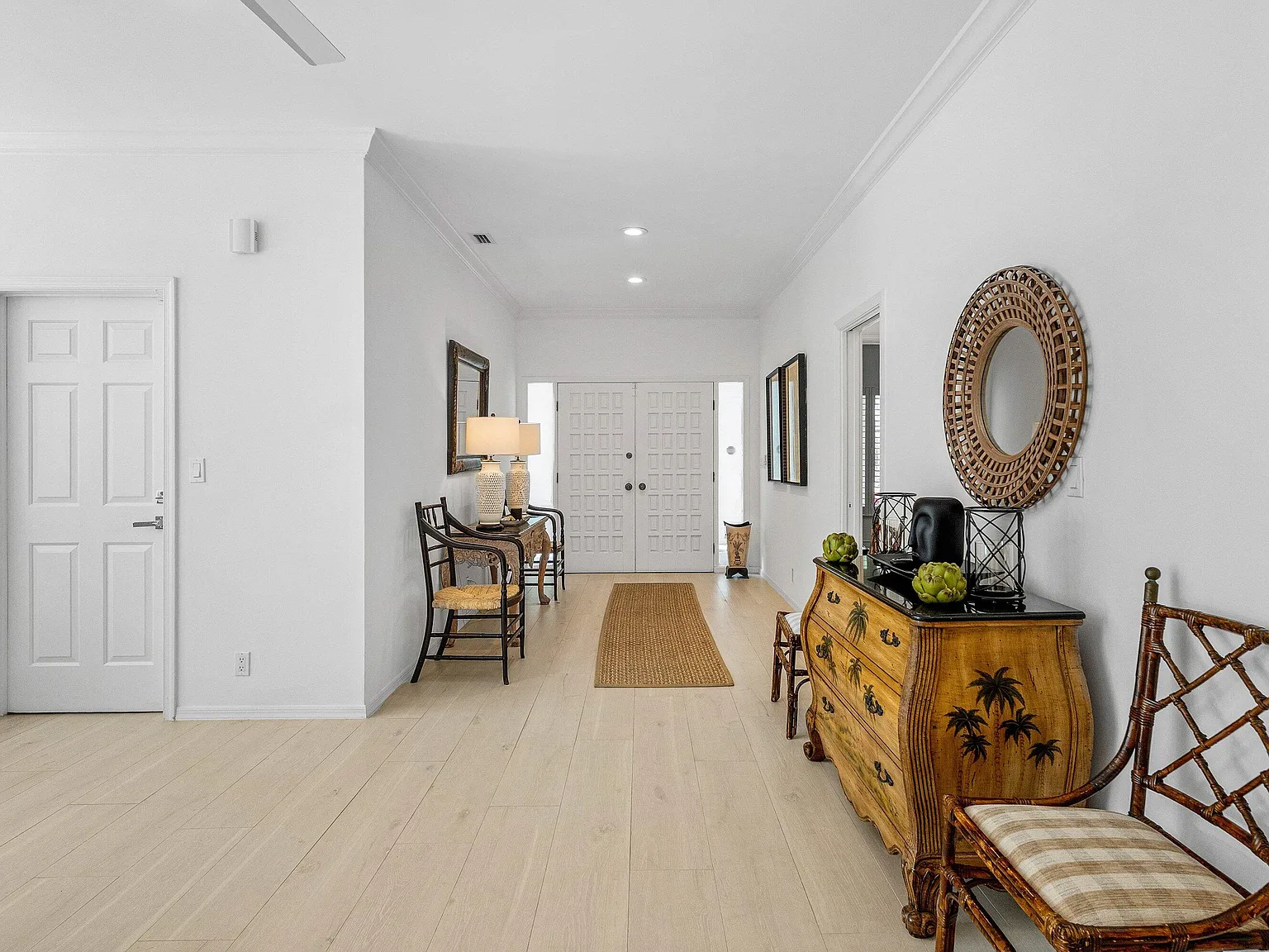 3 bed, 2.0 bath, 2187 sqft, $24,500 — Photo 3