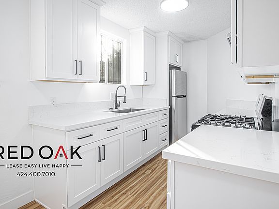 4th image of 246 W 101st St #246