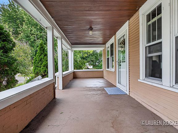 3rd image of 2165 Lee St SW