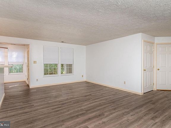 5th image of 2452 Apple Blossom Ln APT 102