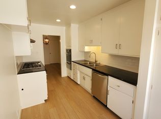151 N Almont Dr #204, Beverly Hills, CA 90211