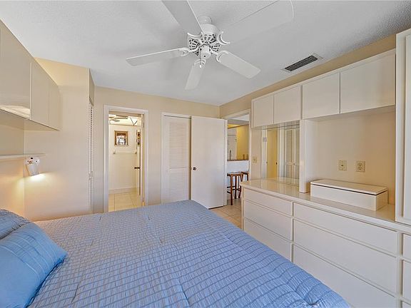 4th image of 902 Gibbs Rd APT 282