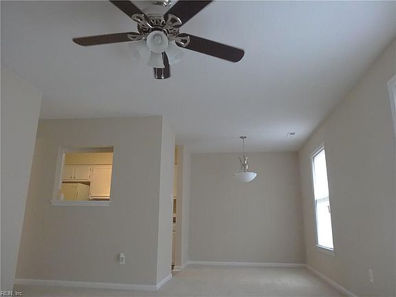 4th image of 5109 Radcliffe Cir
