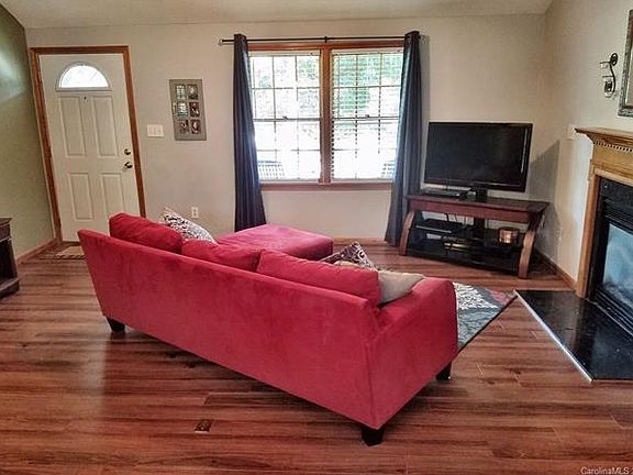 3rd image of 121 Antelope Dr
