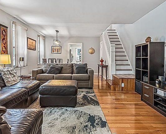 4th image of 6837 Nansen St