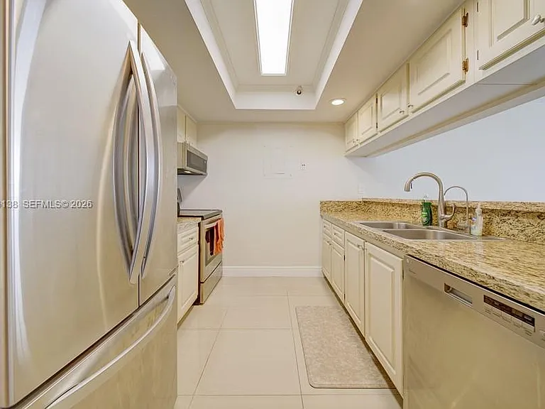 7601 E Treasure Dr #703 — Photo 7