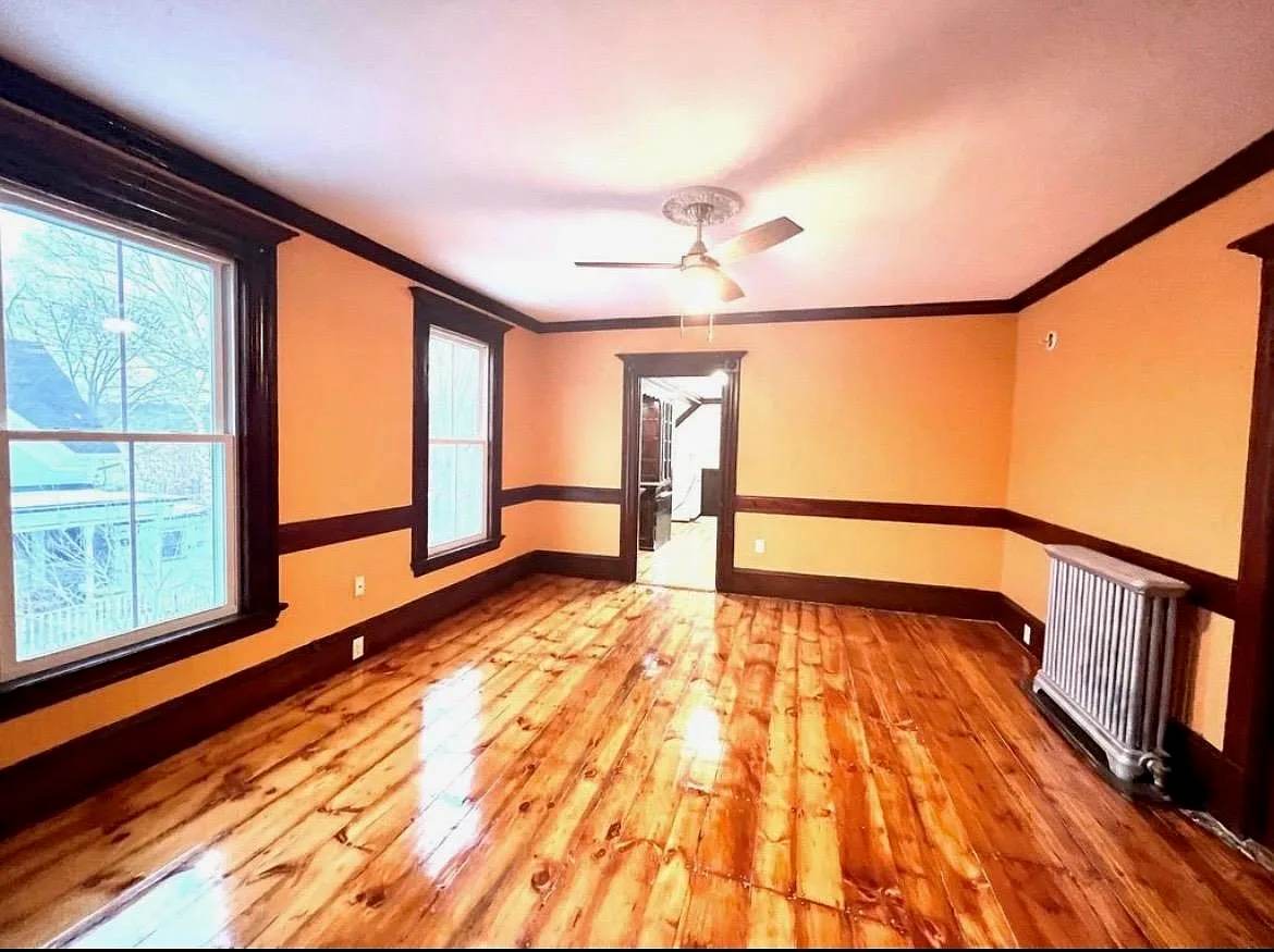 Building Photo - 53 Messer St #C