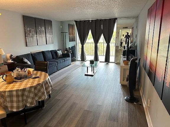 5th image of 370 NW 76th Avenue #304