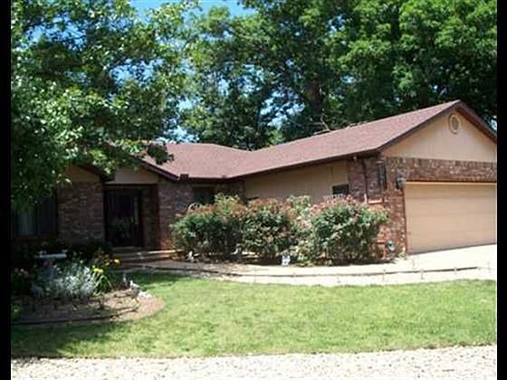 1st image of 4 Knox Ln
