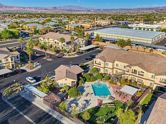 4th image of 2291 W Horizon Ridge Pkwy Unit 13176