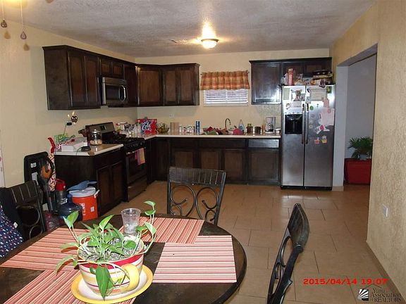 4th image of 1079 E D St
