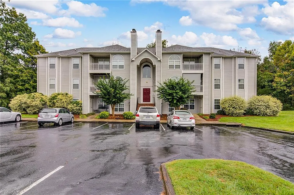 2 bed, 1200 sqft, $1,530 — Photo 2