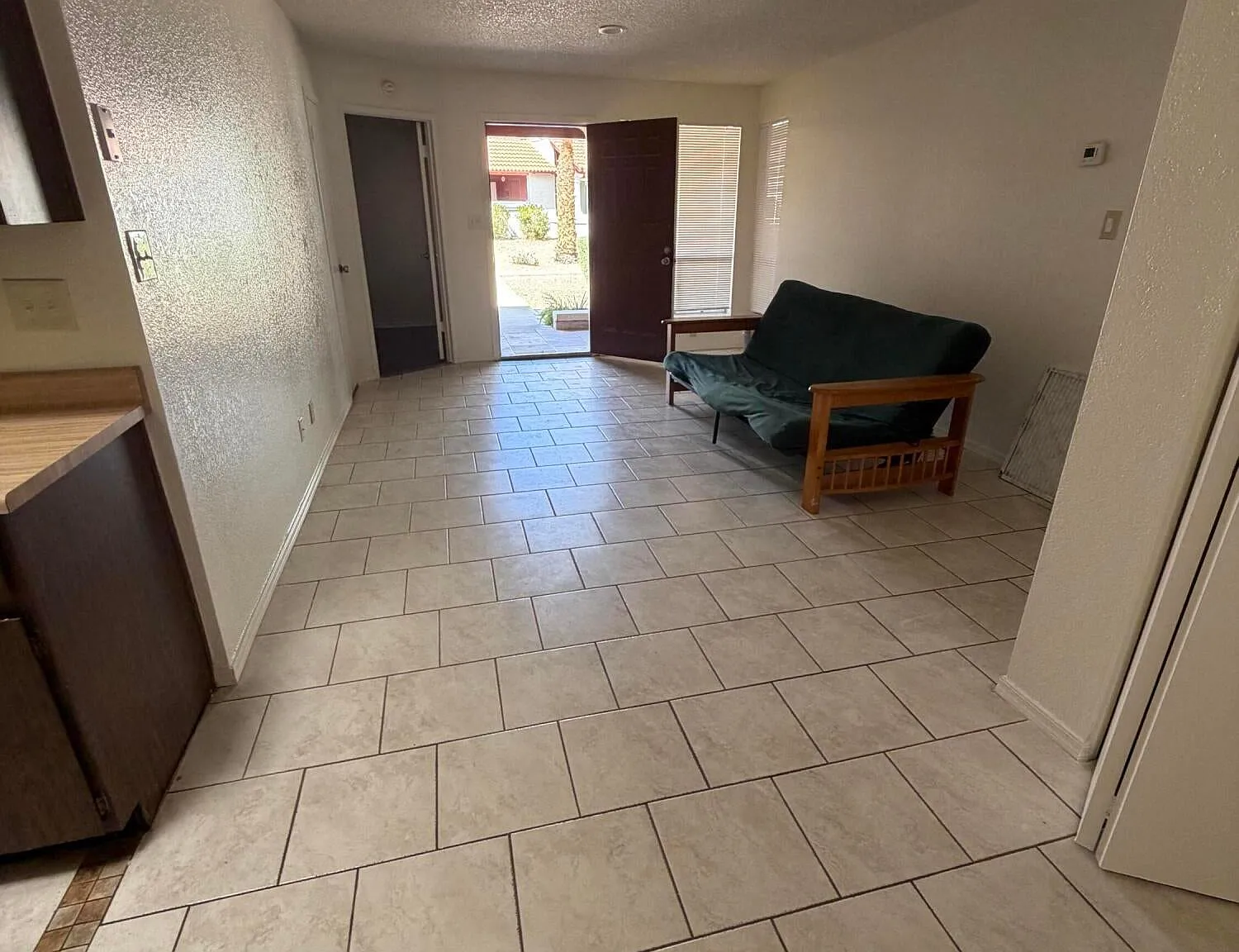 2 bed, 864 sqft, $1,400 — Photo 4