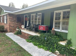 102 Crestmont Dr, Calhoun, GA 30701