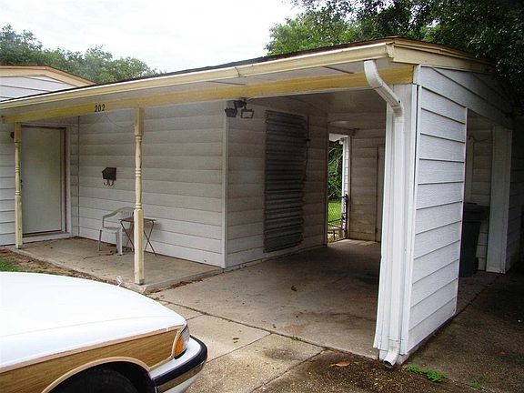3rd image of 202 McKinley Dr