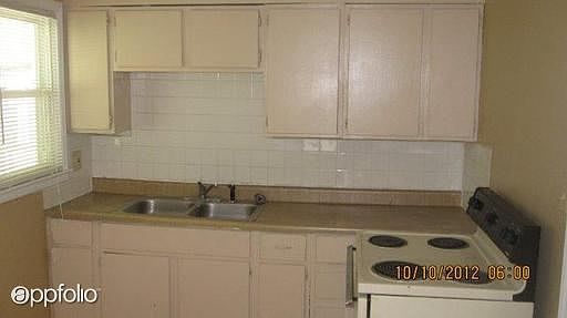 4th image of 7437 Walrond Ave