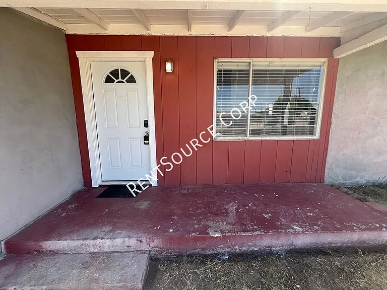 1360 1/2 Nancy St — Photo 3