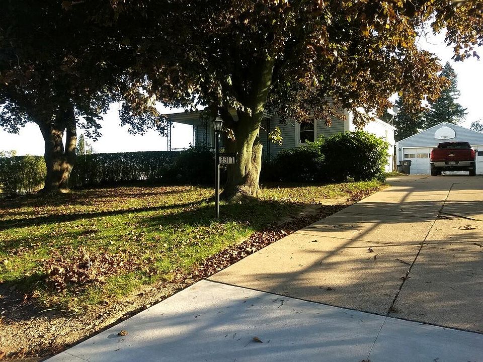 1st image of 2917 Tamarack Dr