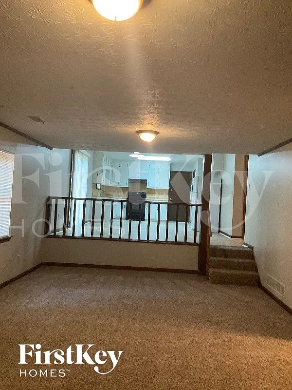 3 bed, 2.5 bath, 1594 sqft, $1,925 — Photo 3