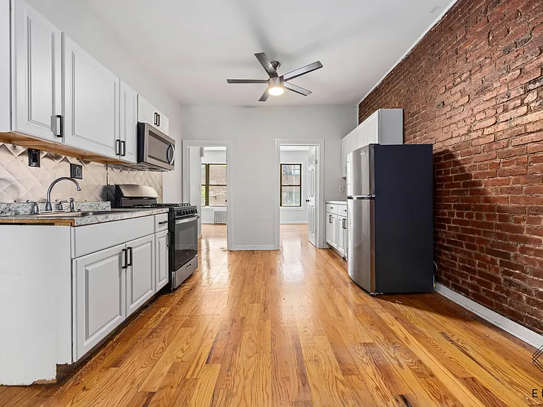 505 De Kalb Ave #2B — Photo 1