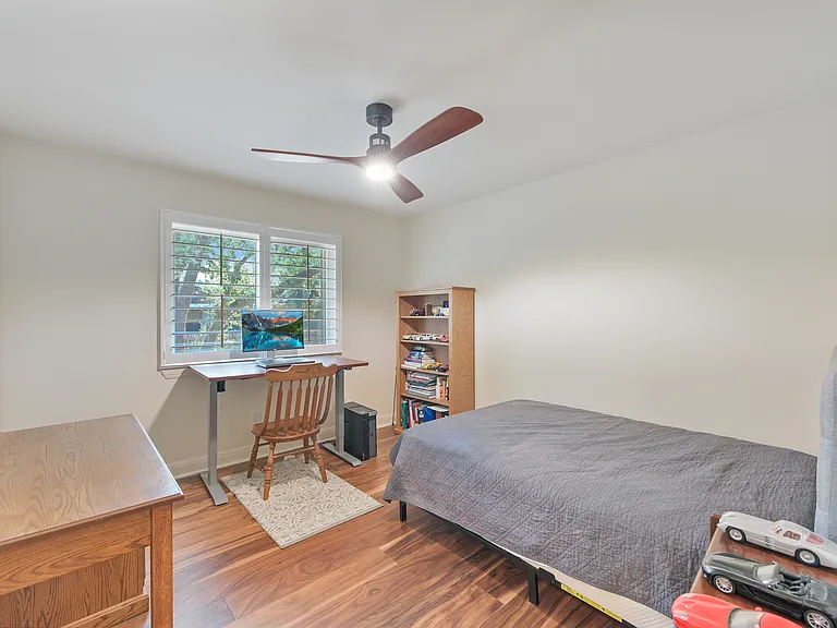 5803 Cedar Cliff Dr — Photo 10
