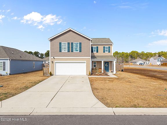 3rd image of 2173 Emerald Avenue