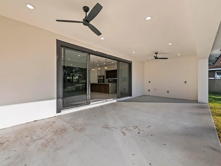 621 NW 42nd Ave — Photo 43