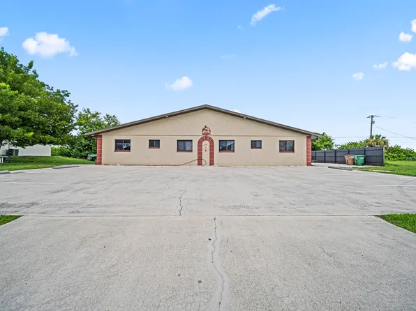709 SE 8th Ter #4, Cape Coral, FL 33990
