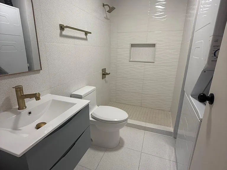 1367 Wilson #401 — Photo 12