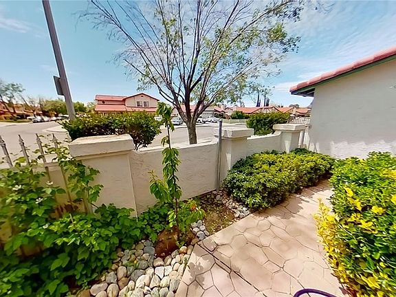3rd image of 1339 Pasteur Dr