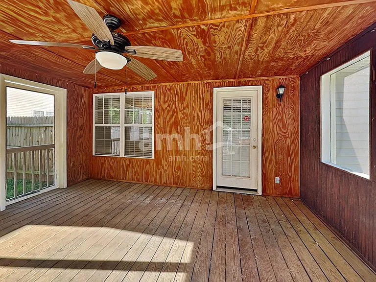555 Whistling Swan Dr — Photo 18