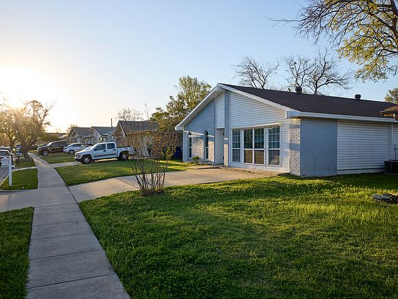 3rd image of 2038 Rose Hill Rd