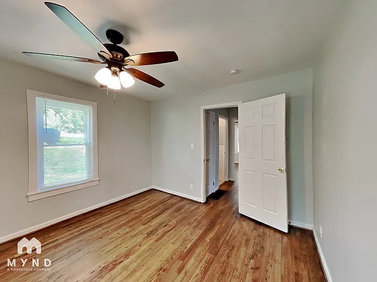 7824 Rugby Ave — Photo 11
