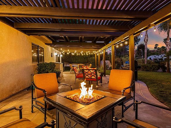 4th image of 23549 Oriente Way