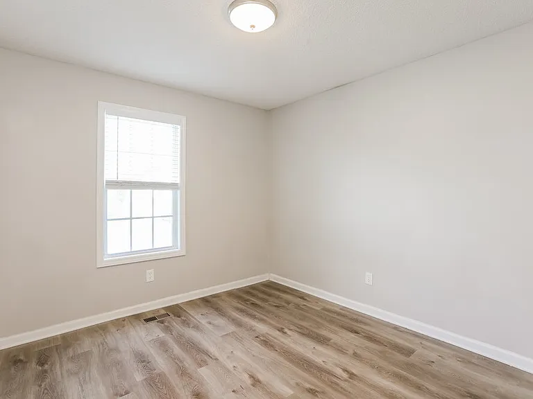 600 Sheffield Ct — Photo 14