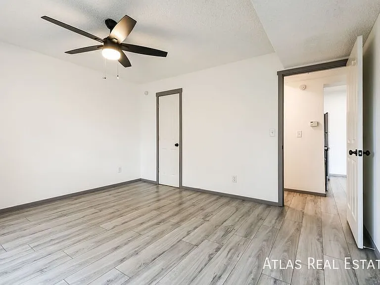 519 Wright St #305 — Photo 8
