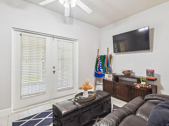 5th image of 2945 SW 35th Pl APT 136