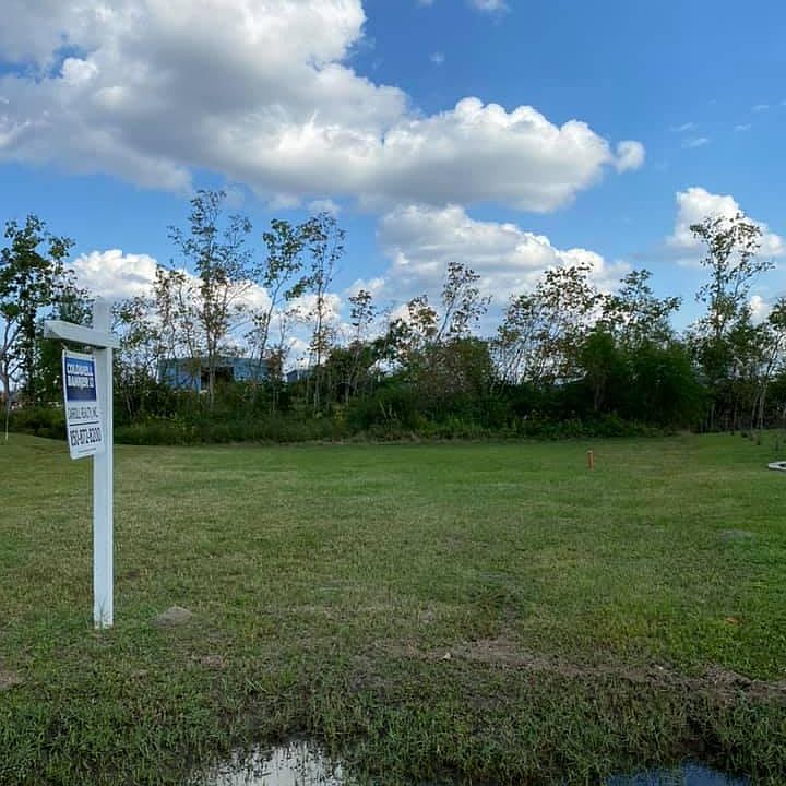 2nd image of 4904 Barrett Way