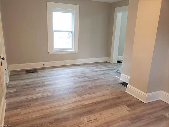 3rd image of 1619 Lakewood Ave