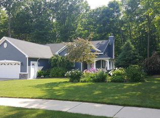 1412 Whispering Trl, Benton Harbor, MI